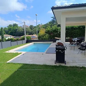 Parentale Prive Clonas-sur-Vareze